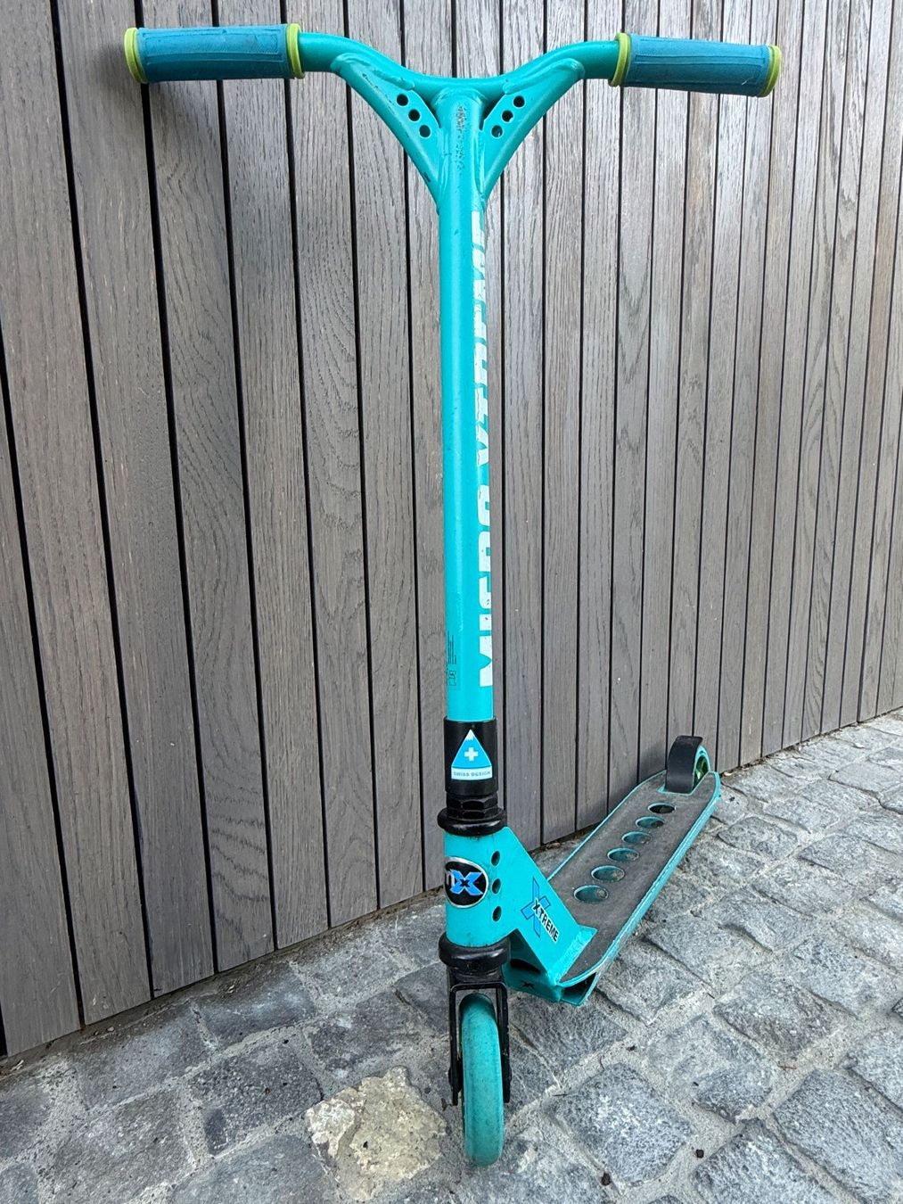 Micro Kickboard: XTREME KINDER-SCOOTER TRETROLLER TURQUOISE – Usato da Oberlunkhofen venduto da cp74