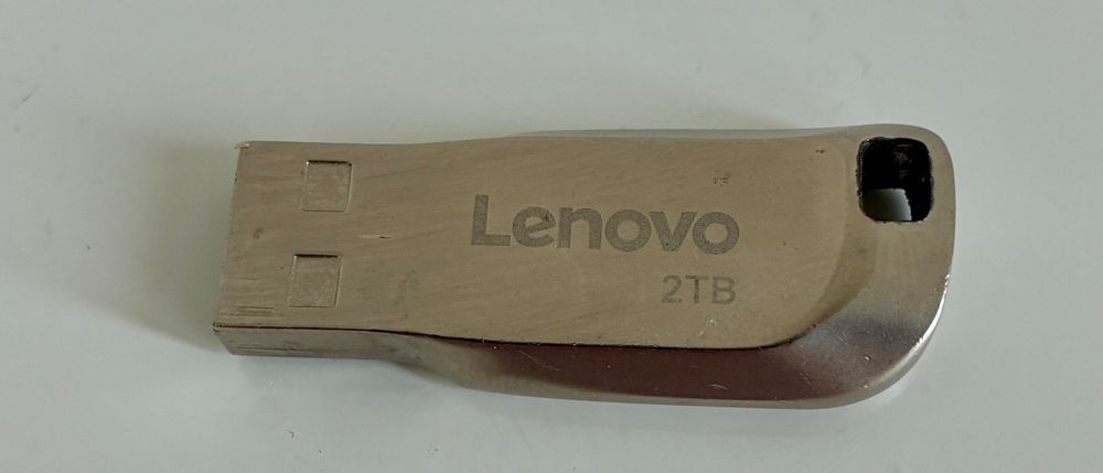 Lenovo USB Sticks: Lenovo USB Stick 2TB - Neuwertig & Superschnell! – D'occasion à Zürich par tersus1981