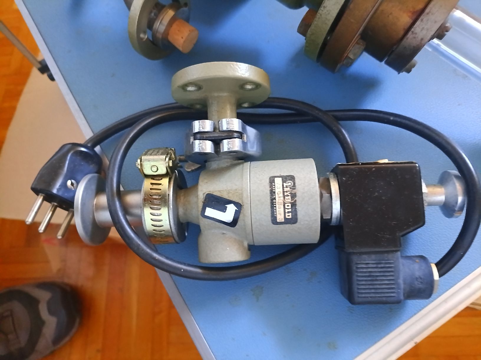 Mesurer: Valve Control Unit LEIBOLD G.M. Barmet 40mm Used – D'occasion à Lausanne par vit_j6gs