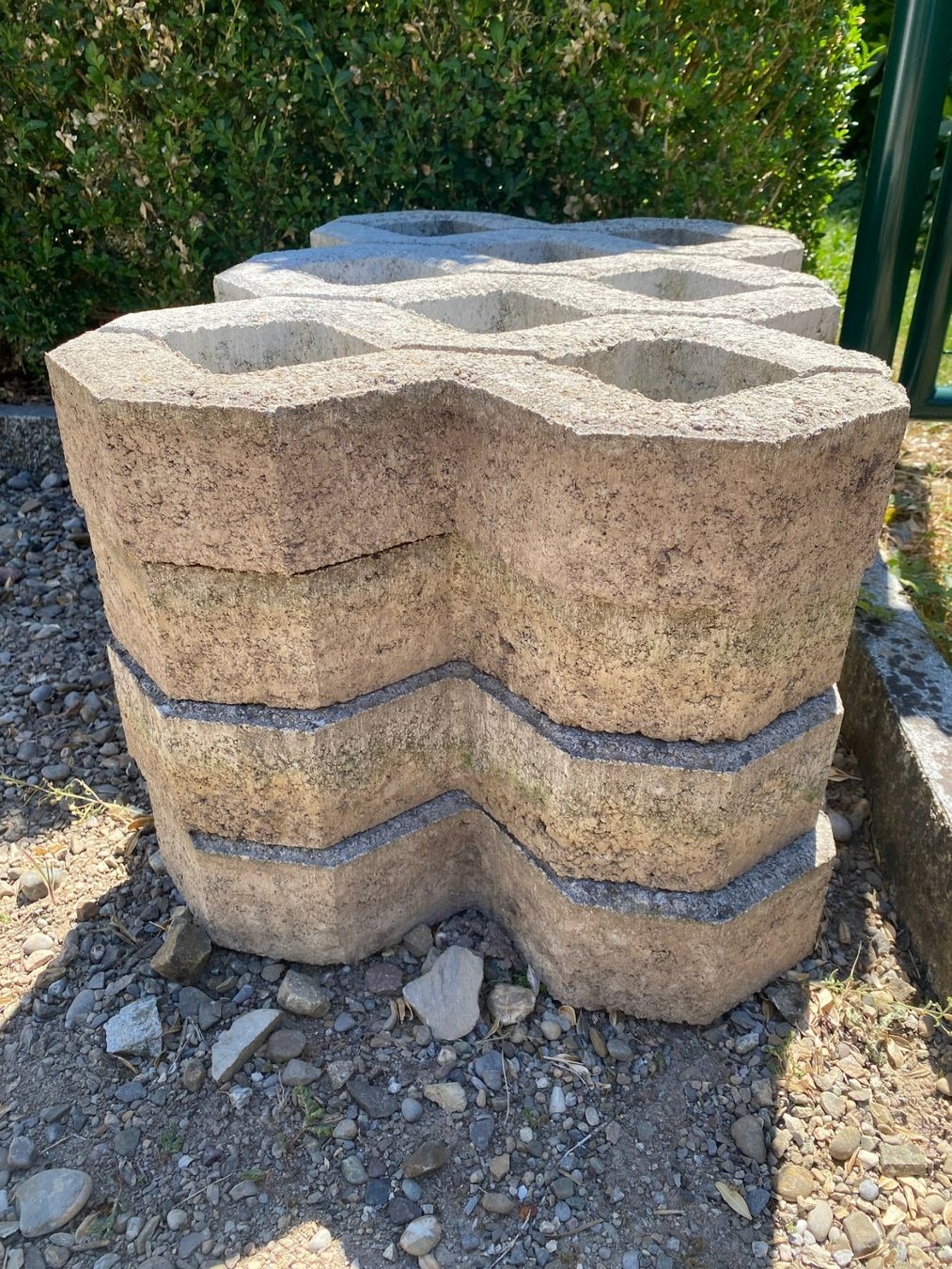 Revêtements de sol: Rasengittersteine grau 60x40x8 cm – D'occasion à Baden par Customer
