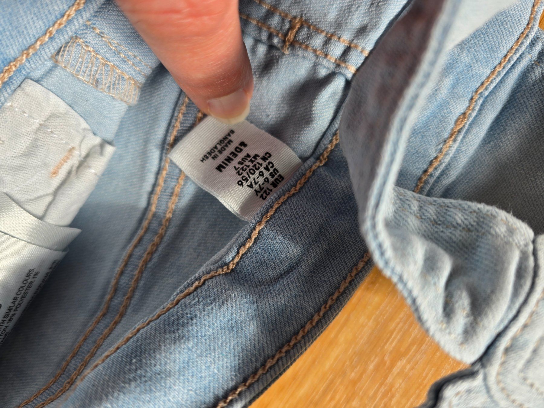 Pantaloni: Kurze Latzhose Gr. 122 – Usato da Büttikon AG venduto da Amineah 1
