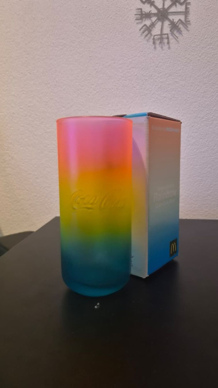 Coca-Cola Bicchieri: McDonald’s Rainbow Glas – Nuovo e nell'imballaggio originale da Alpnach Dorf venduto da dario1234 1
