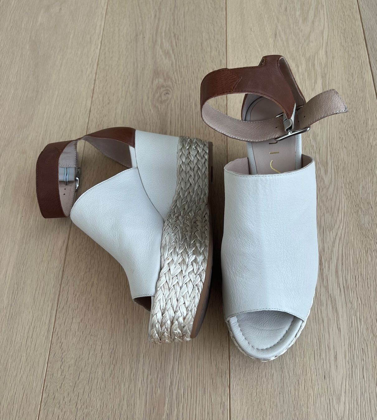 Unisa Damenschuhe: UNISA Sandalen Gr.40 NEUWERTIG – Neu (gemäss Beschreibung) aus Degersheim von Starkigel