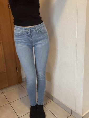Levi's Damen Jeans, Grösse 4/27, hellblau