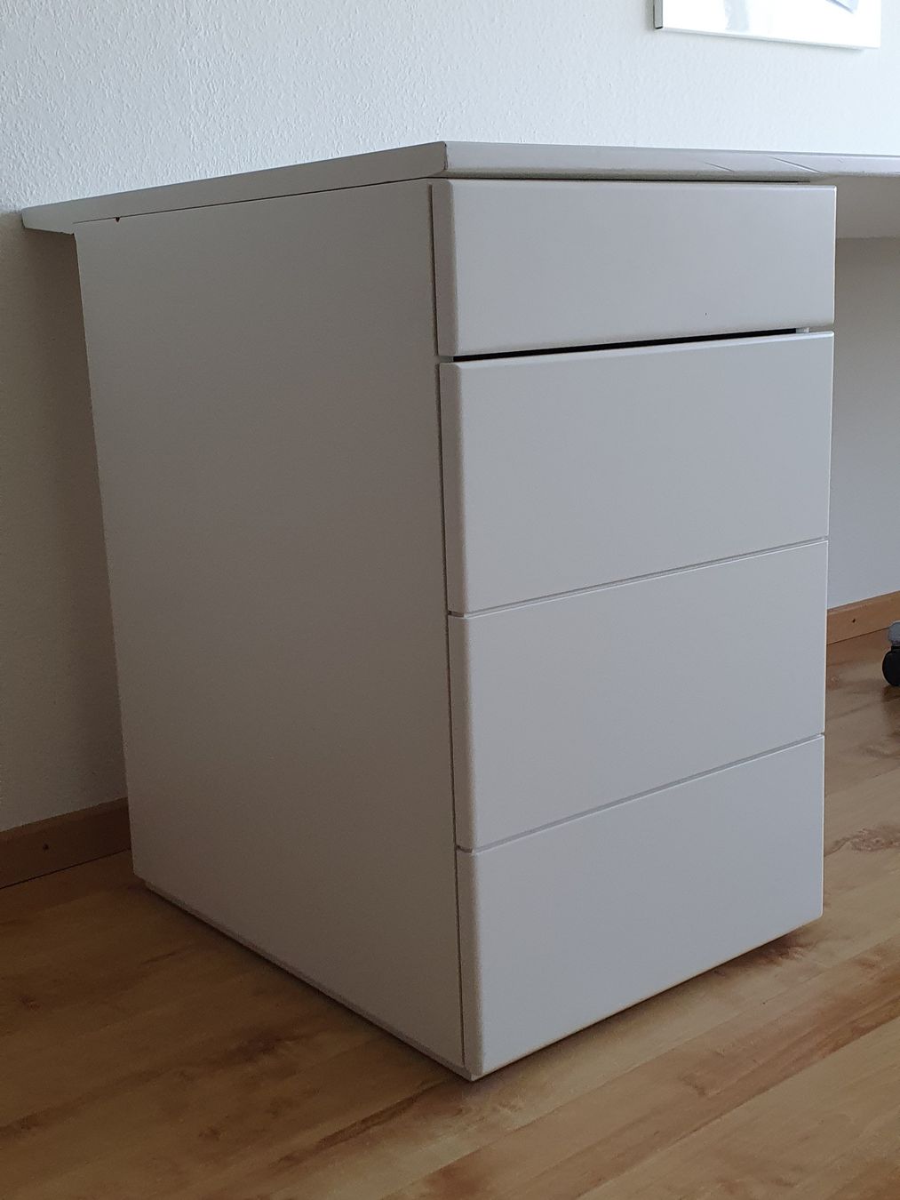 Schreibtische: weisser Designer-Schreibtisch – Gebraucht aus Dübendorf von Daroflu 2