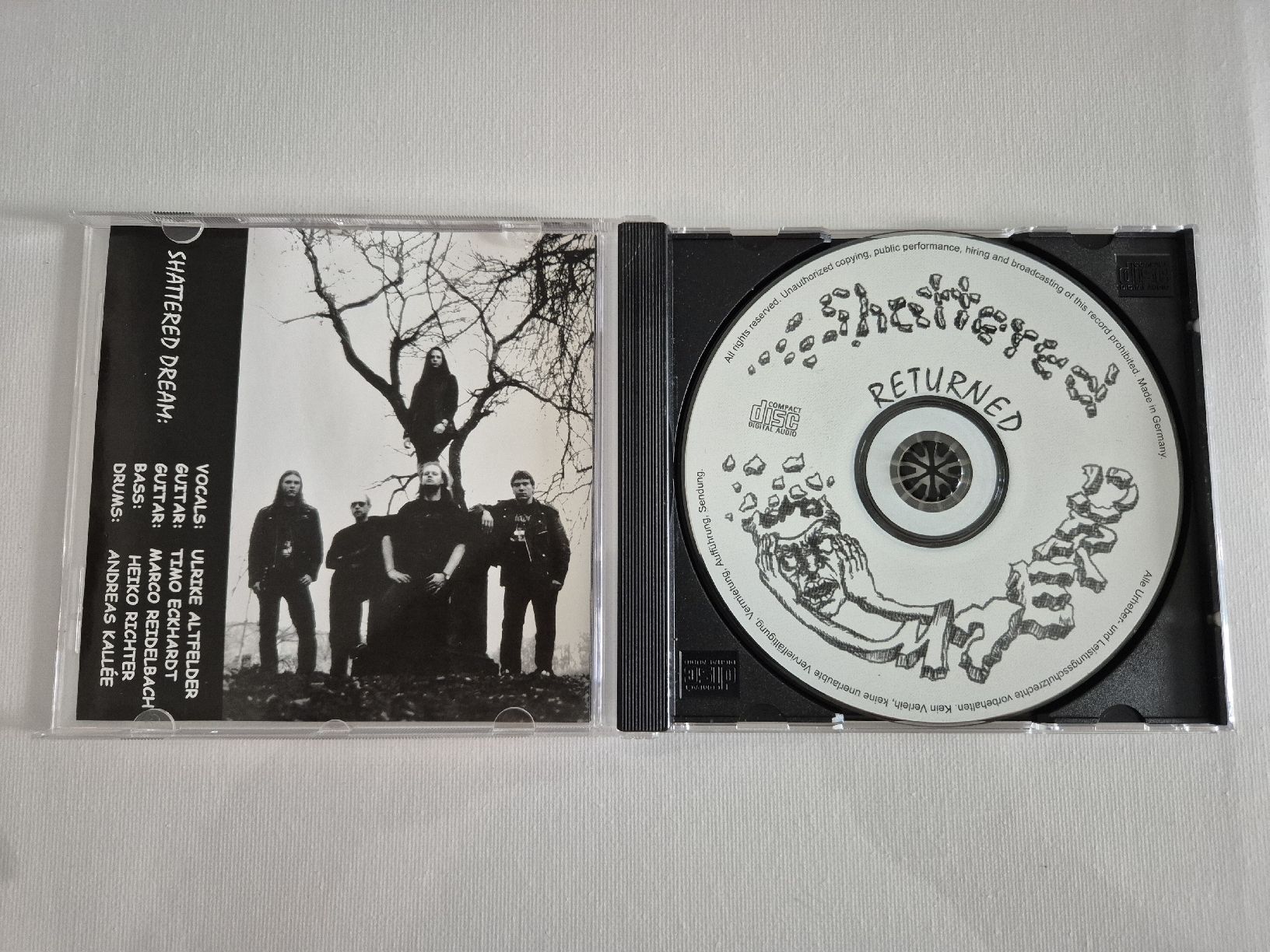 CD: Shattered Dream  - Returned  - CD  – Nuovo (secondo la descrizione) da Uster venduto da newwave0 2