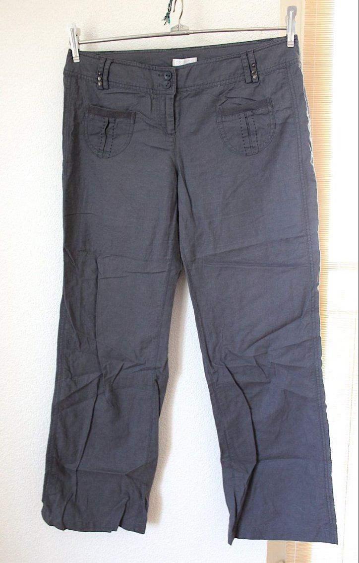Hosen: Neuwertige Graue Leinen Damenhose, Gr.40 – Gebraucht aus Locarno von madame-tus-sauds 2