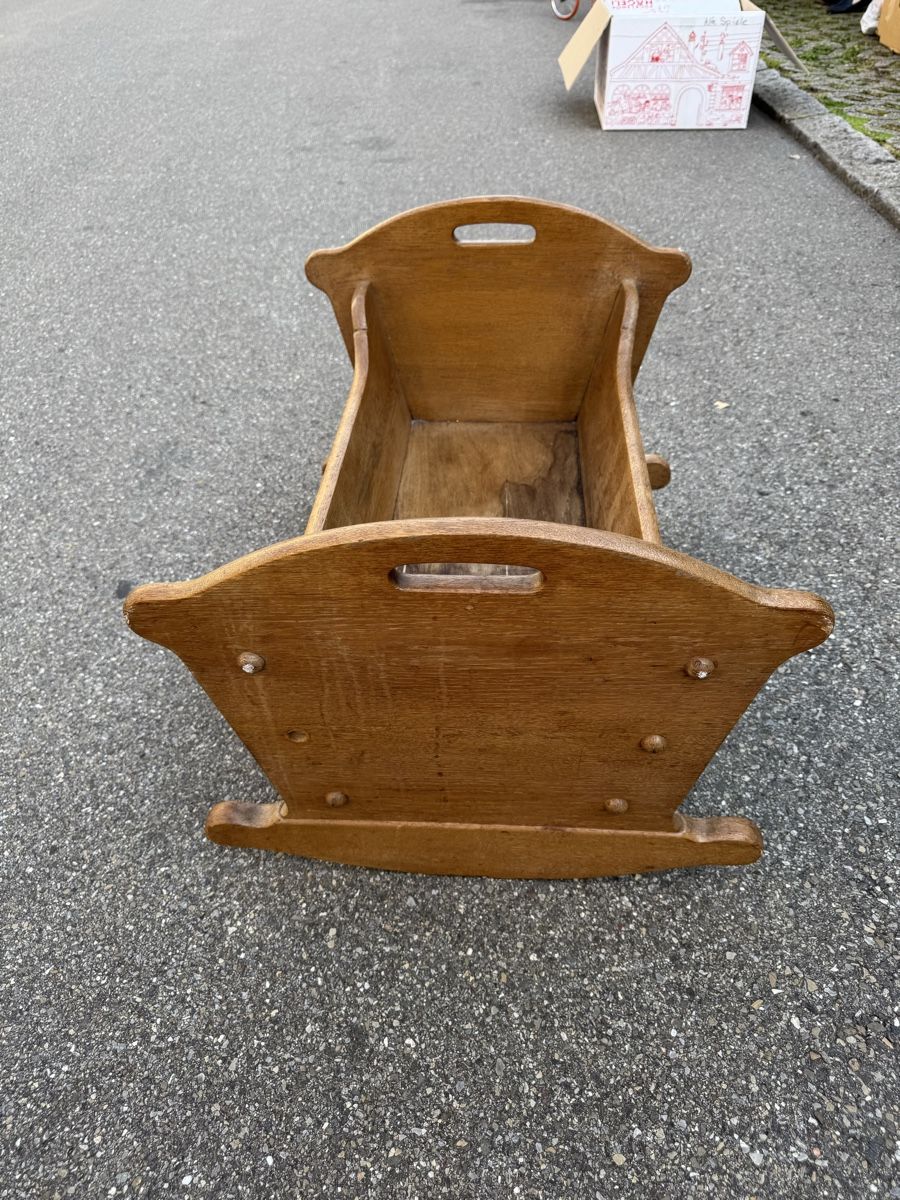 Carrozzine per bambole: Antike Wiege – Usato da Zürich venduto da morgarten09 2