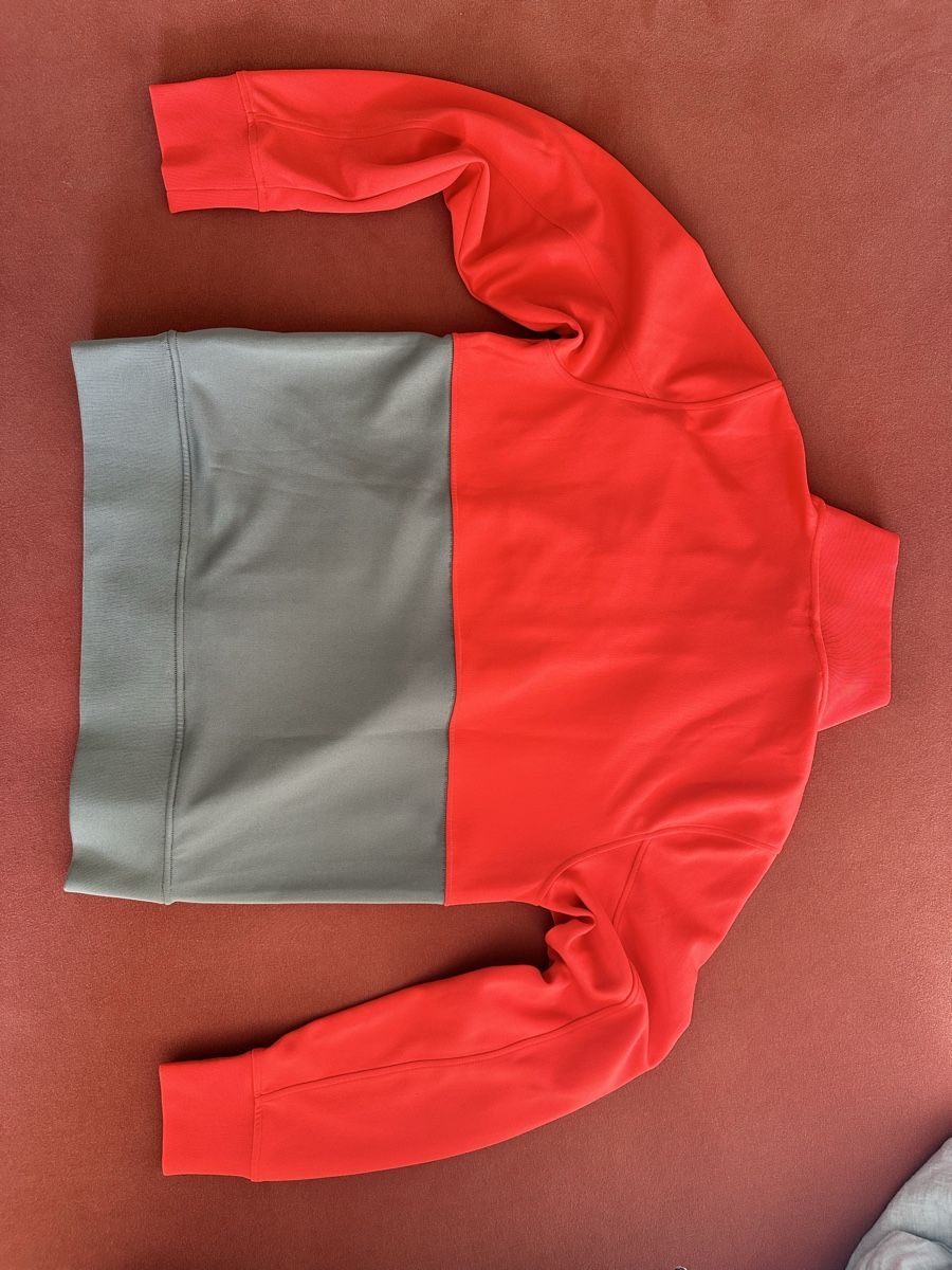 Nike Jacken: Nike Trainingsjacke Grösse M/L – Neu (gemäss Beschreibung) aus Mörschwil von sam_man 1