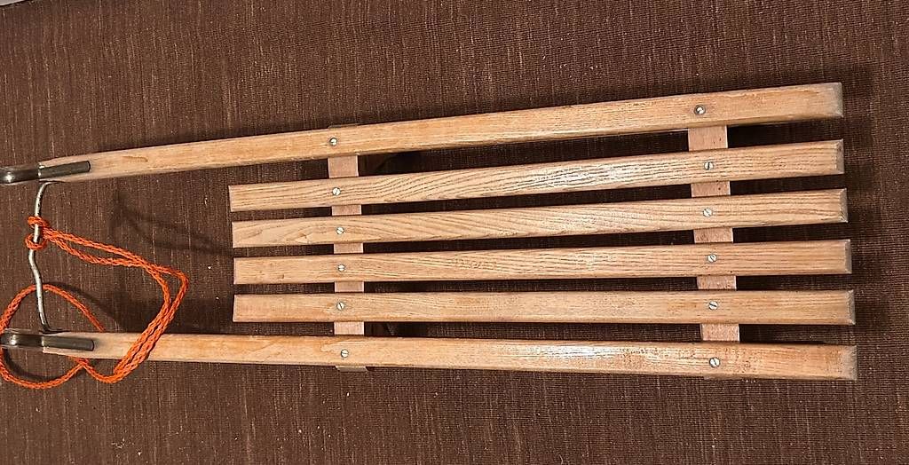 Slitta: Holzschlitten – Usato da Zürich venduto da Gum 1