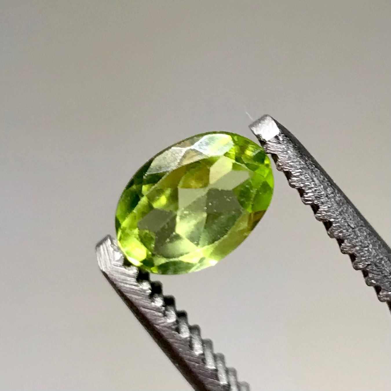 Pietre preziose: kleiner Peridot Edelstein, 0.7 Karat, oval – Nuovo (secondo la descrizione) da Biel venduto da djvalbnc 3