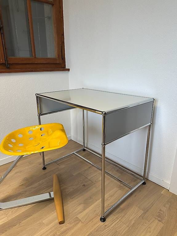 USM Scrivanie: Bureau / Desserte USM Haller en Gris Clair // Ref. AY0432 – Usato da Ravoire venduto da ARKY_s