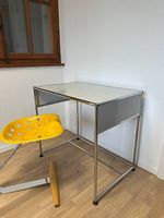 Bureau / Desserte USM Haller en Gris Clair // Ref. AY0432