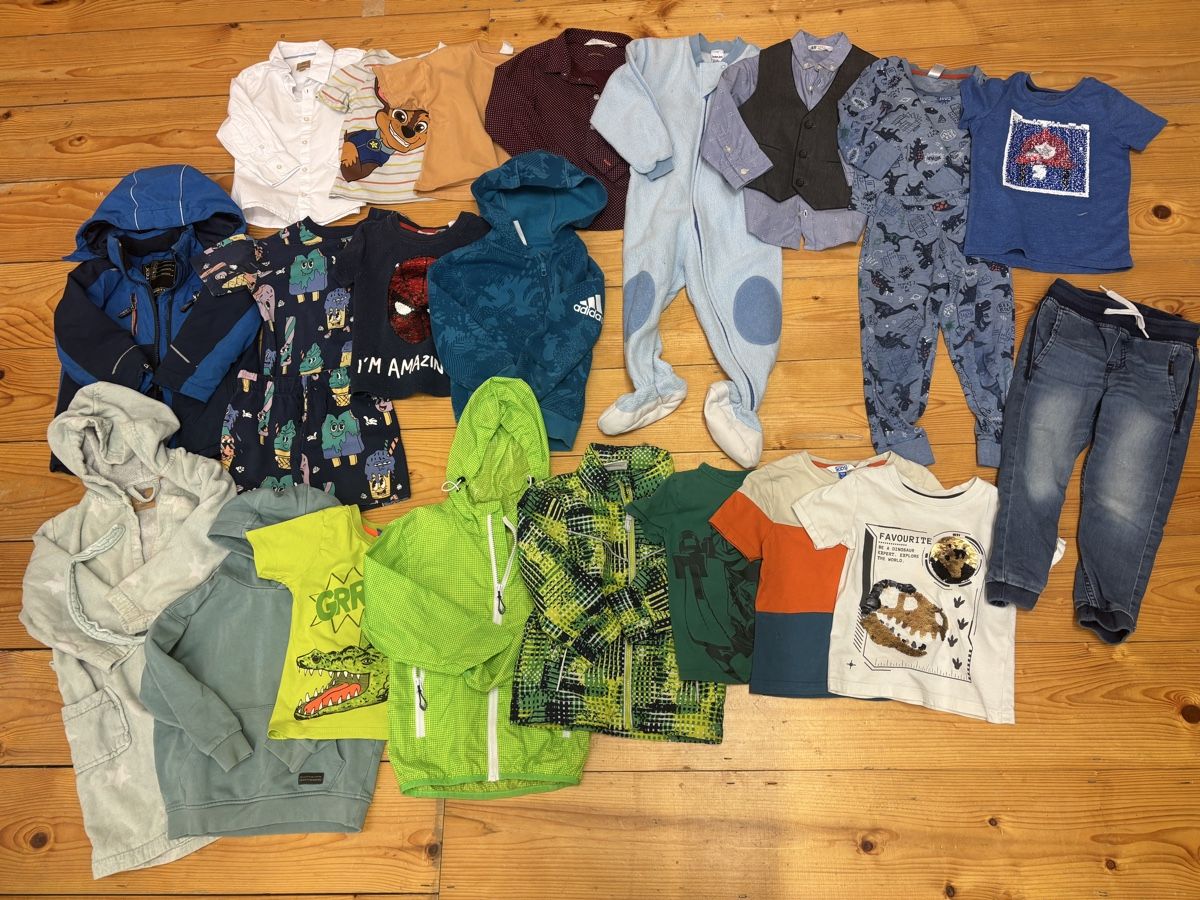 Lotti & Set di vestiti: Kleiderpaket Jungs, Grösse 104 – Usato da Büren an der Aare venduto da Nikito2001