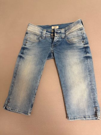Damen Jeans Capri Pepe Jeans Grösse 27 helles Blau