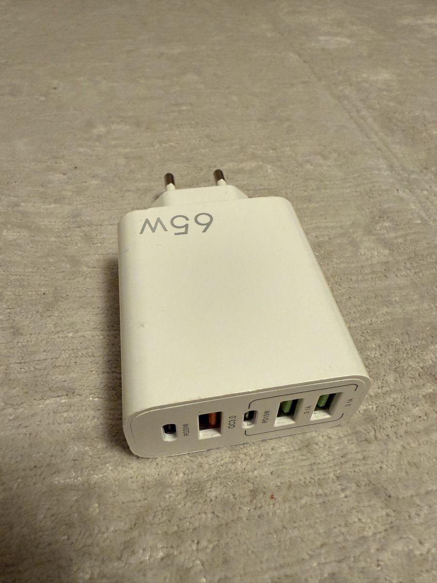 Ladegeräte: Chargeur adaptateur rapide USB A et C - 65W – Gebraucht aus Lausanne von Stephaniesdressing
