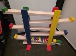 Holzkugelbahn mit Musik