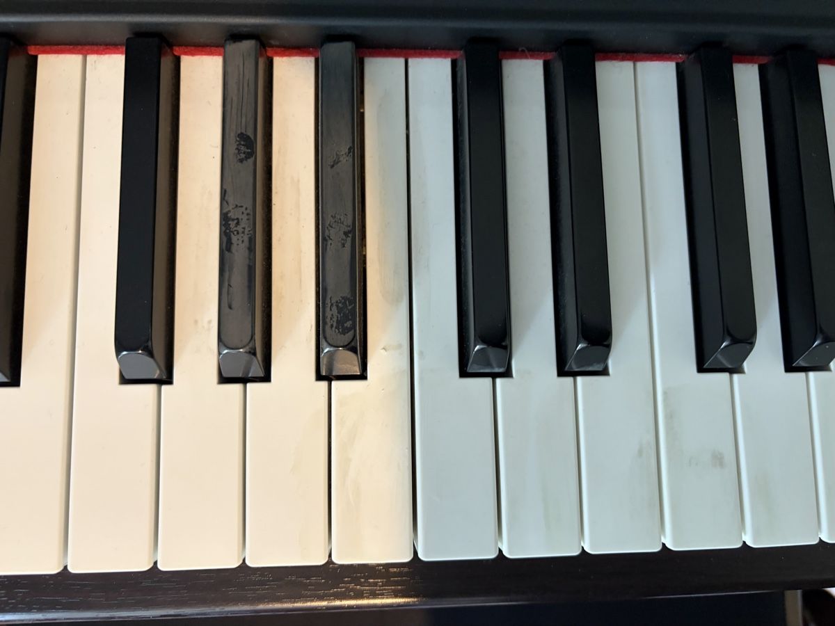 Yamaha Strumenti musicali: Yamaha E-Piano CLP-811 – Usato da Oberuzwil venduto da Streetbuskerl 3