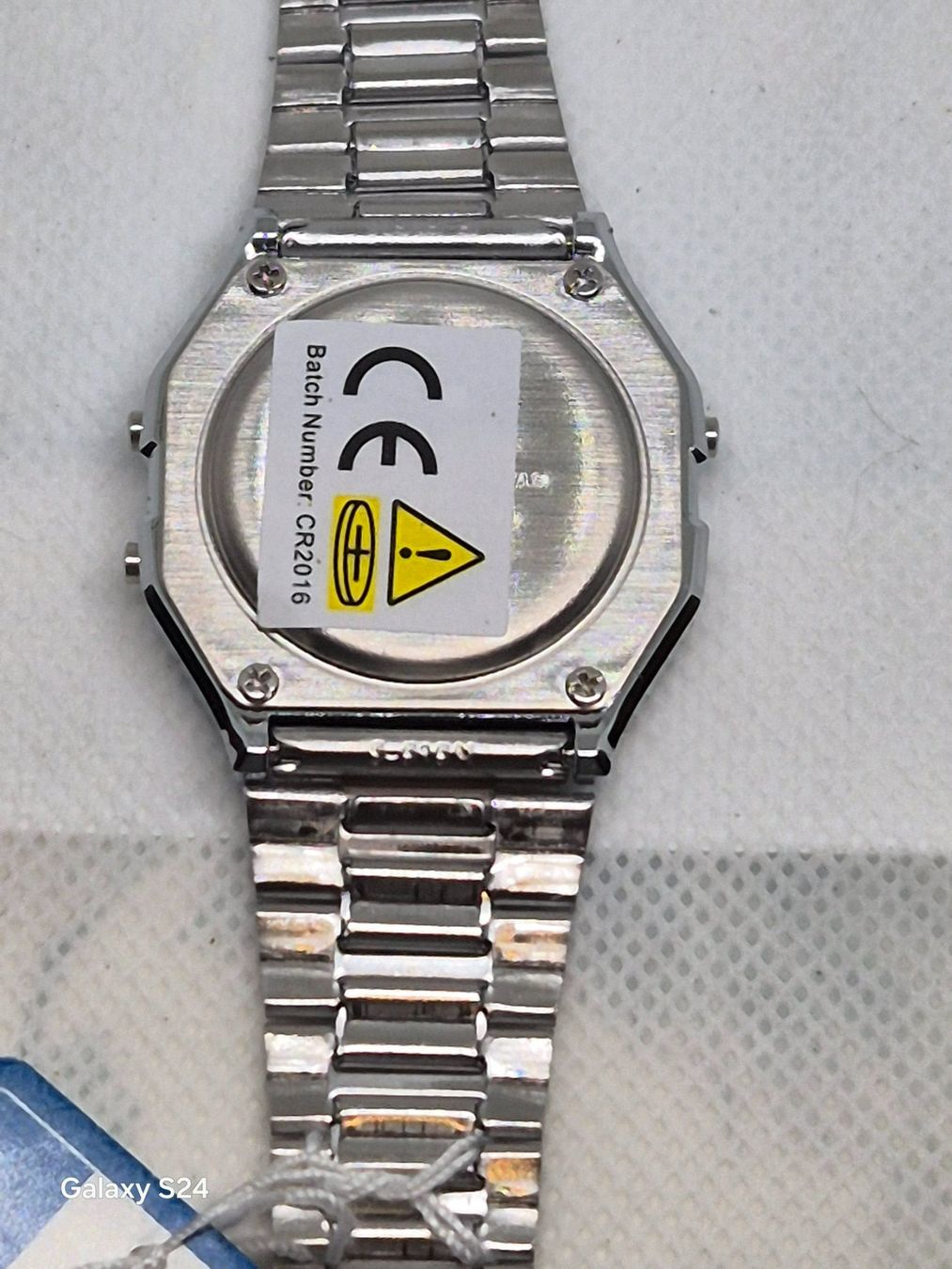 Casio Uhren: Casio A168W Uhr, neu mit Box – Neu und originalverpackt aus Losone von bal_gfp6 6