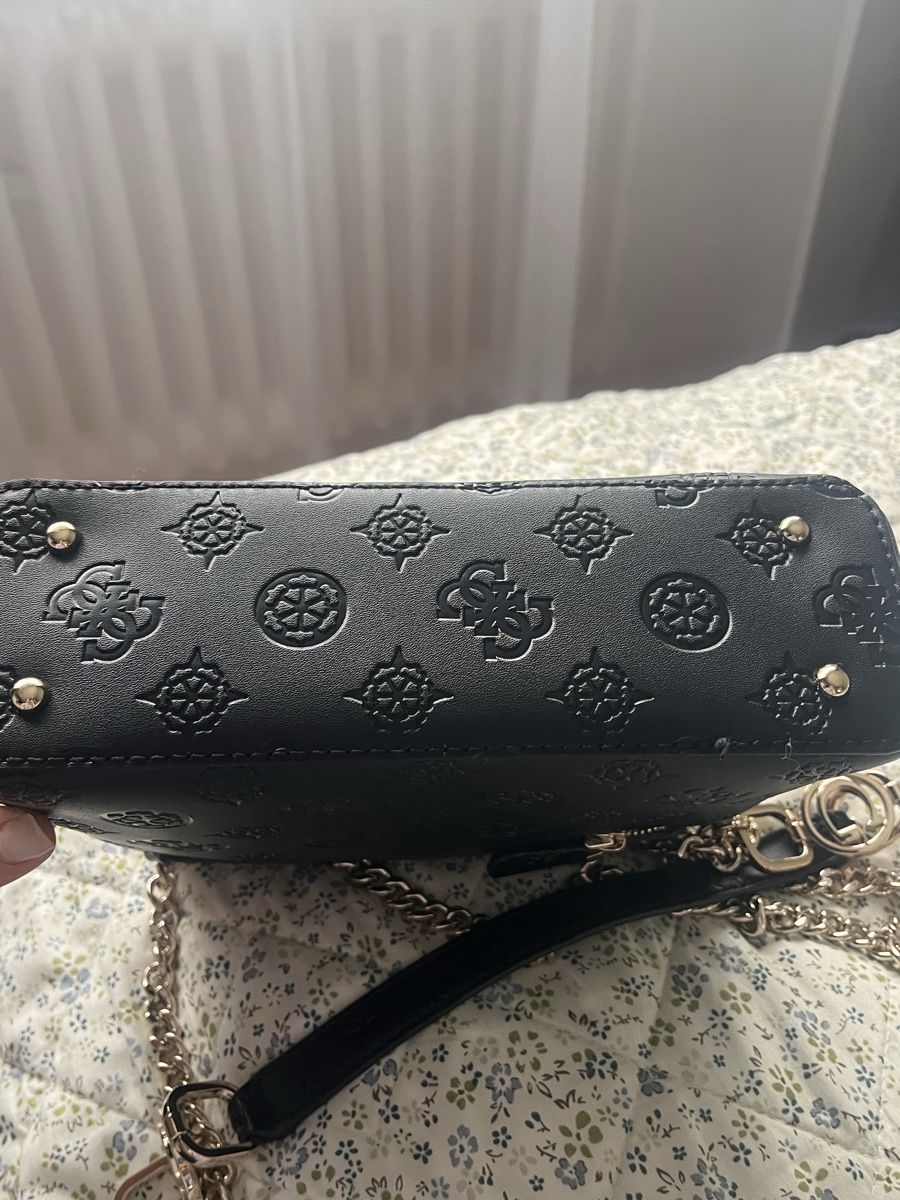 Guess Borse da donna: Tasche Guess – Nuovo (secondo la descrizione) da Altstätten SG venduto da ali_f7vk 2