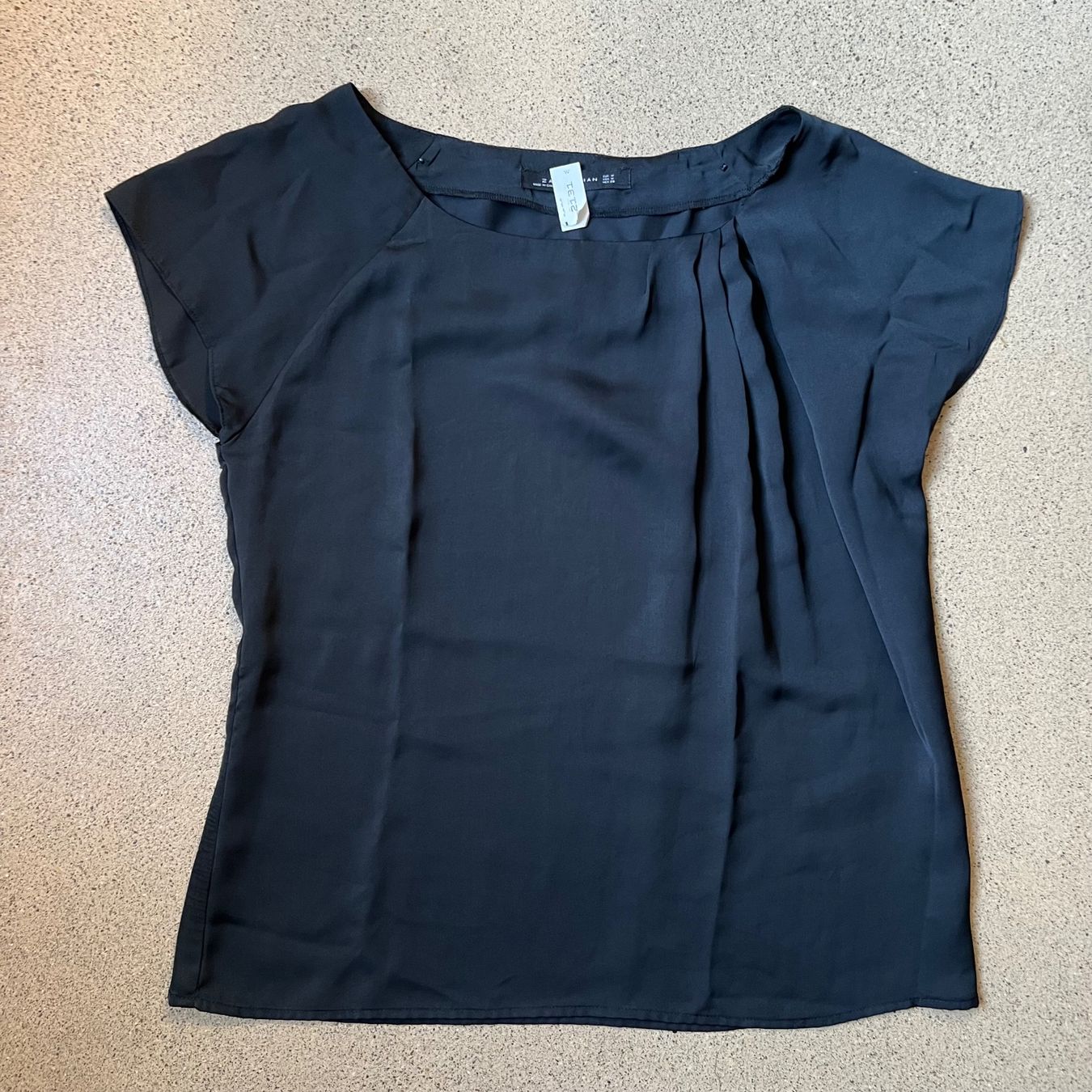 Zara T-shirt: ZARA T-Shirt 🖤 – Usato da Zürich venduto da ClosetQueen 6