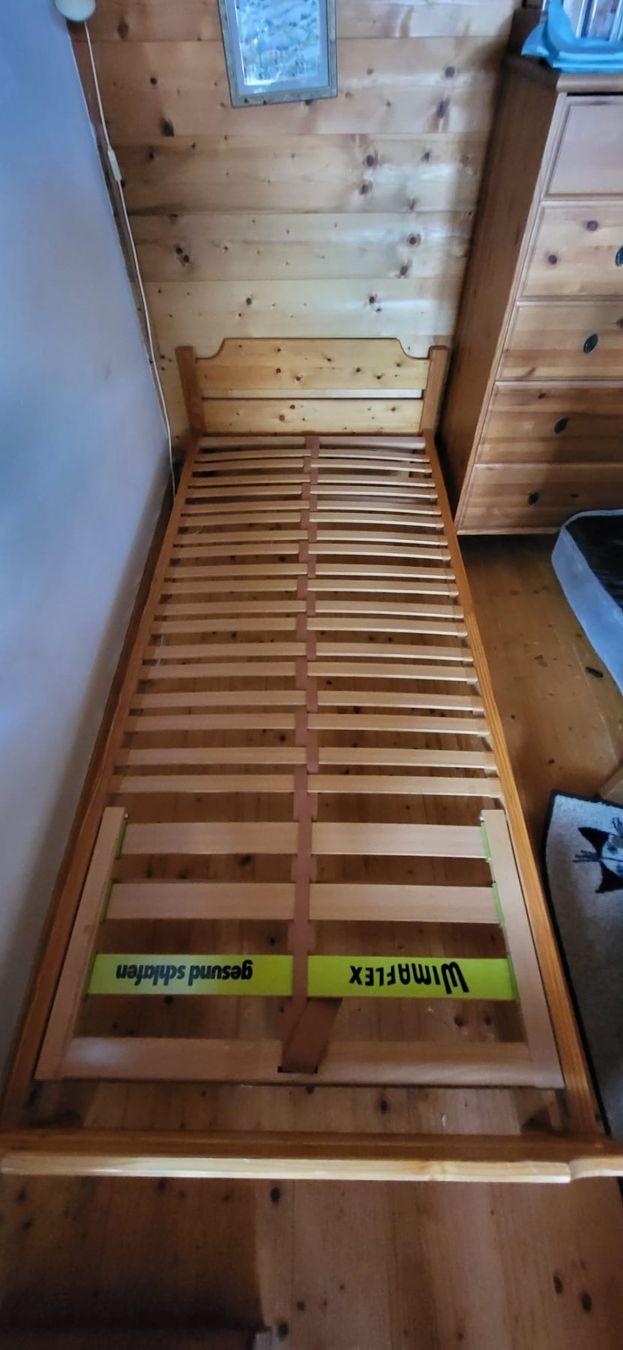 Letti: Holzbett mit Lattenrost 90x200cm – Usato da Boppelsen venduto da Pudelmama 1