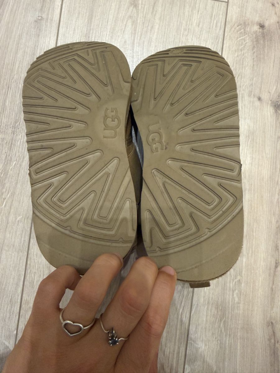 Ugg Schuhe für Jungen: UGG Stiefel 35 – Gebraucht aus Bözberg von Lilipzl 1