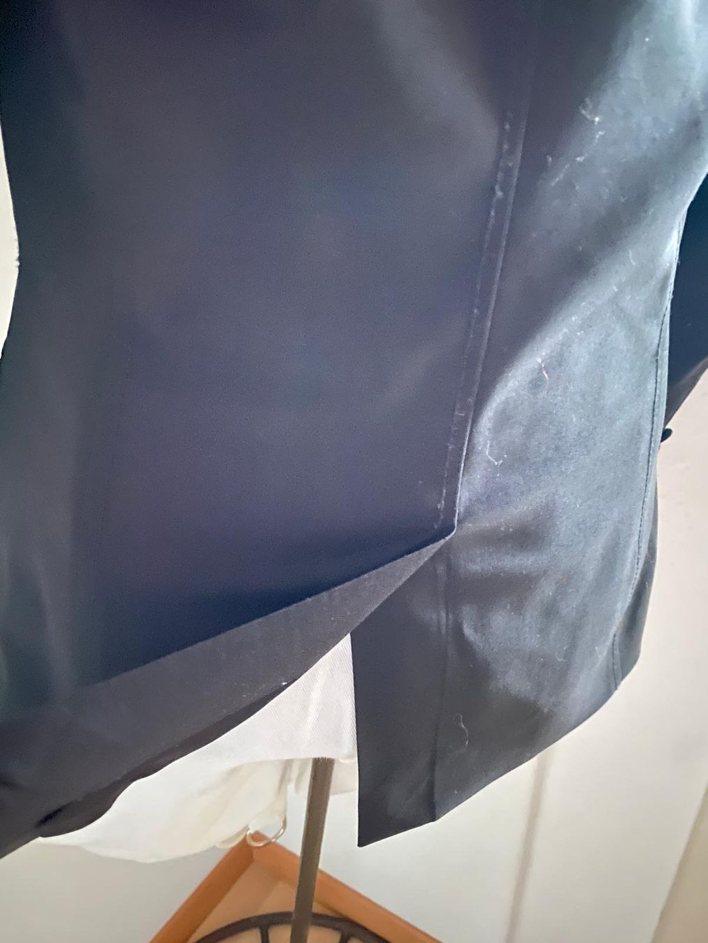 Bally Giacche: Neu Bally Schwarzer Blazer Gr. 36 elegant tailliert – Nuovo (secondo la descrizione) da Rothrist venduto da lil_tg5m 2