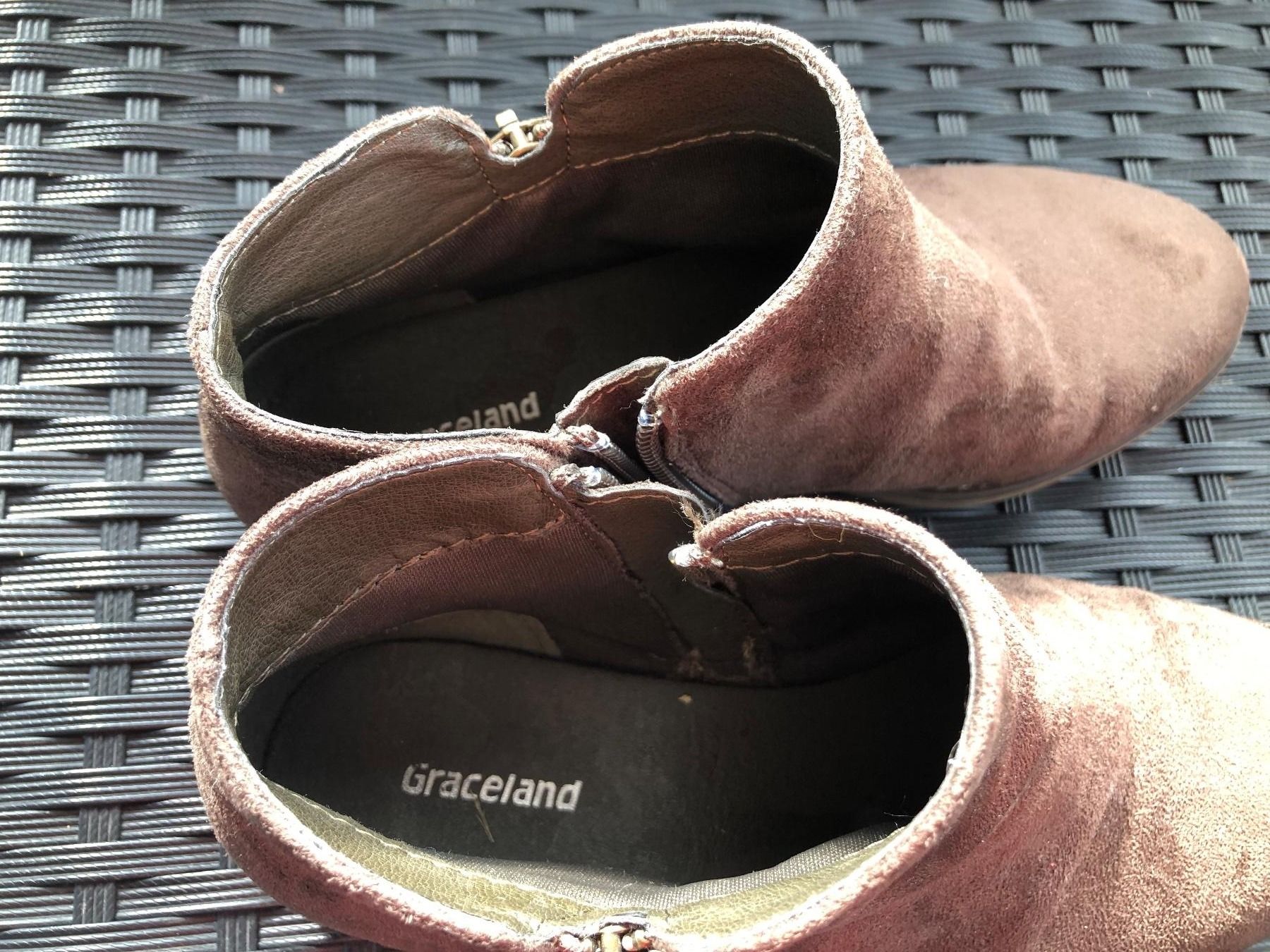 Damenschuhe: Braune Wildleder Stiefeletten Gr. 37 – Gebraucht aus Schübelbach von Dolly990_2 3