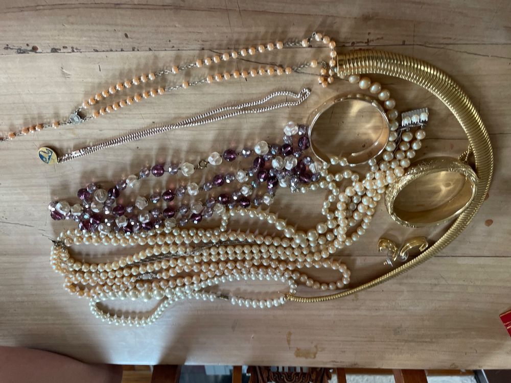 Lot De Bijoux Fantaisie Cassés - Occasion, Pour Réparation Ou Créations