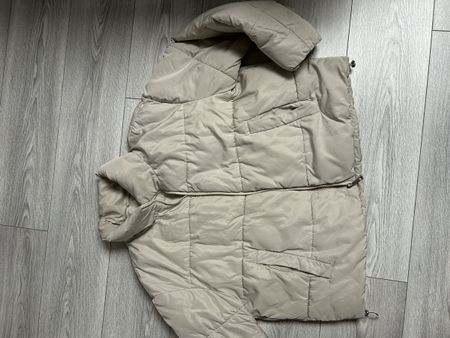 Doudoune beige, parfait pour l'hiver!
