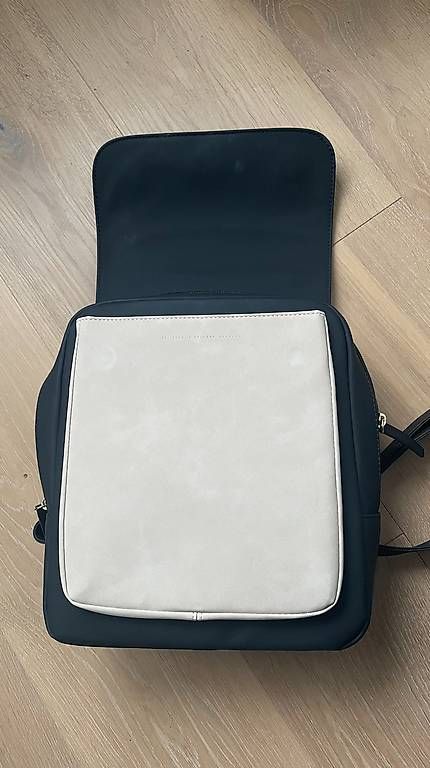 Kapten & Son Zaini: Kapten and son Tromso Small Cream Black – Nuovo (secondo la descrizione) da Jonschwil venduto da JAN-STD 1