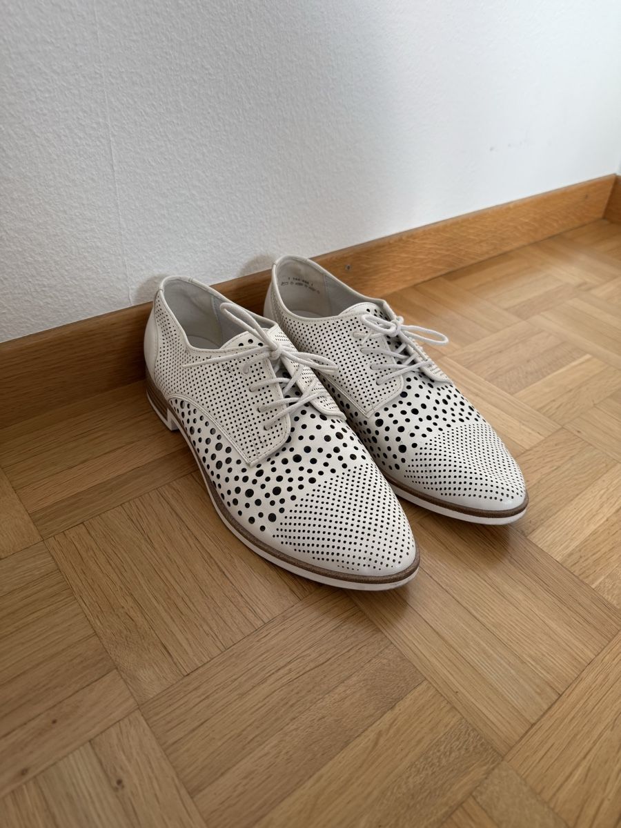 Scarpe da donna: Schuhe – Usato da Stans venduto da lorena.17