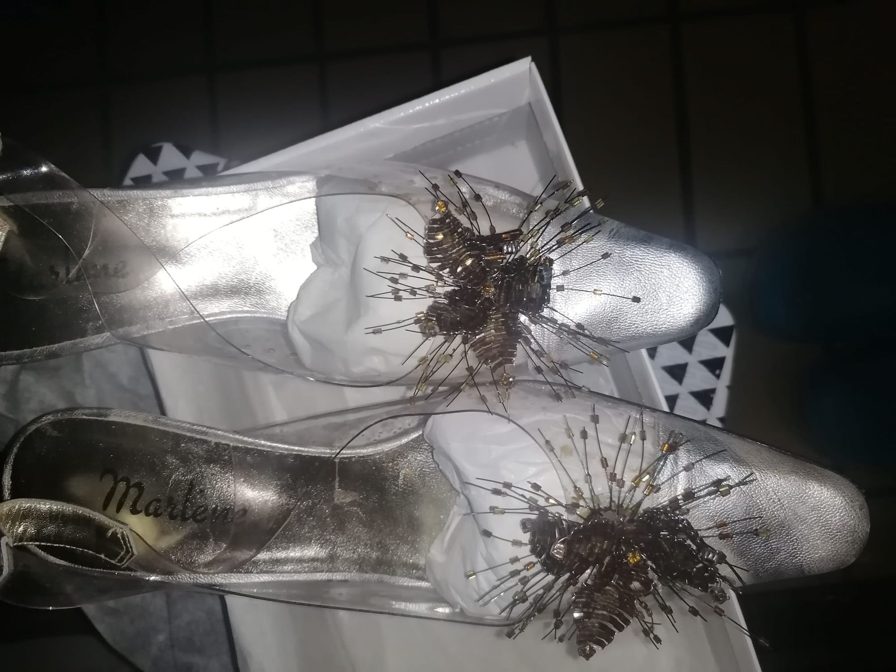 Scarpe da donna: Marlene Slingpumps, Silber, Gr. 38, Exotisch verziert! – Usato da Birrwil venduto da inf_2qrx 5