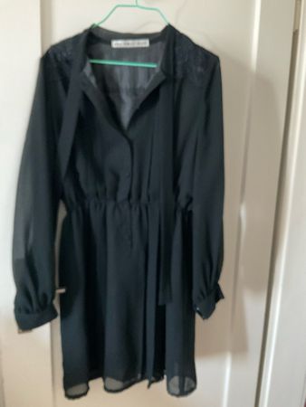Schwarzes Kleid ARK INDUSTRIES Grösse S guter Zustand