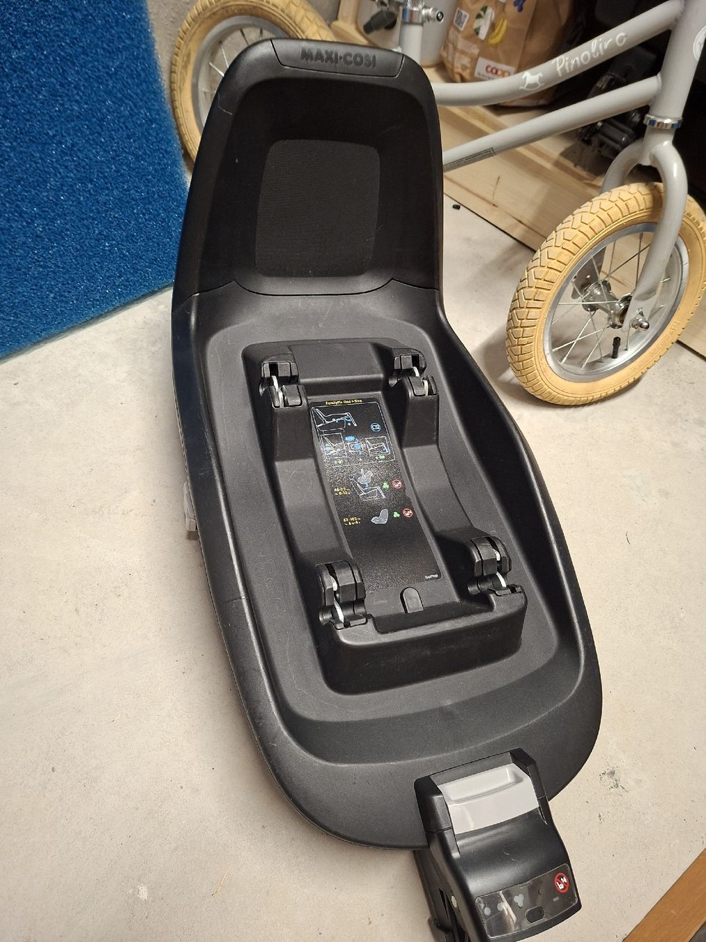 Maxi-Cosi Seggiolini per auto: MaxiCosi Isofixstation – Usato da Dürnten venduto da Ovi_93