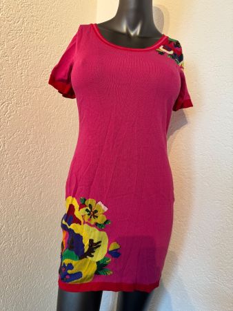 Pinkes Strickkleid mit Blumenapplikationen Gr S - M