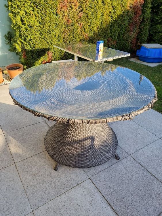 Rattan Tisch, Rund, mit Glasplatte Kaufen auf Ricardo