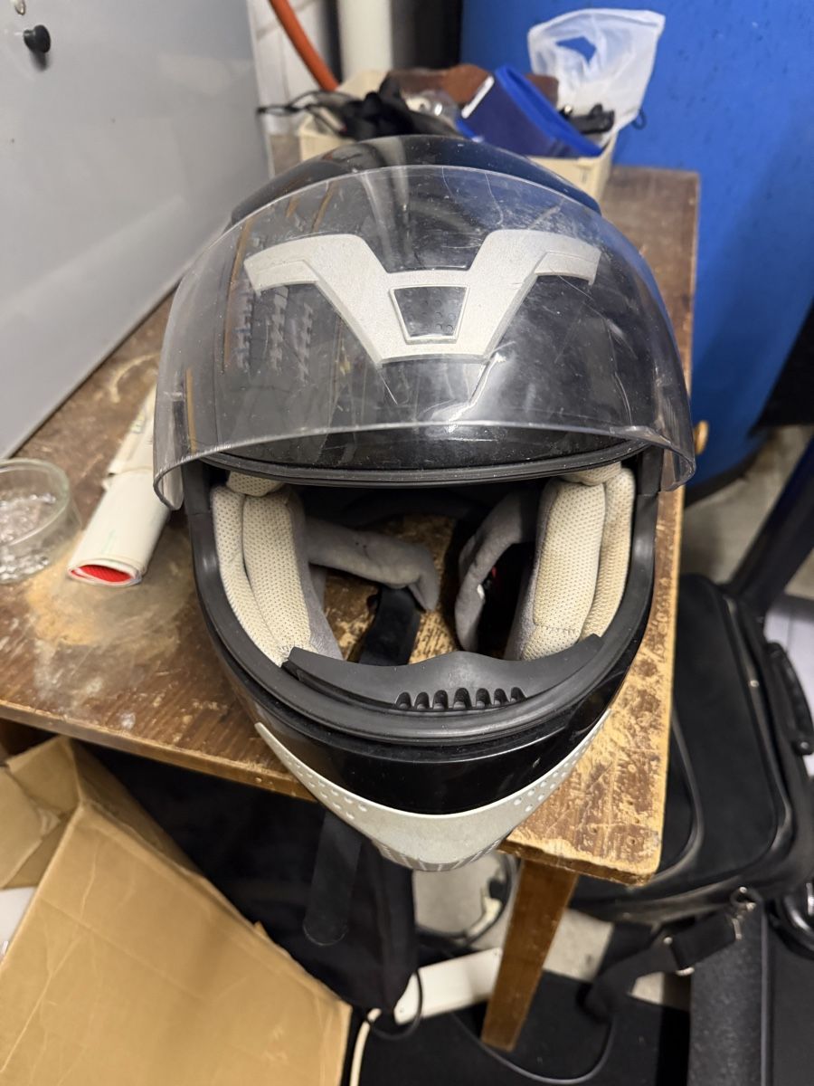 Helme & Visiere: Motorradhelm schwarz Grösse M Gebraucht – Gebraucht aus Effretikon von Rover77 1