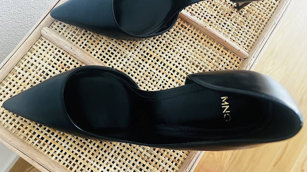 Damenschuhe: Escarpins noirs MANGO  – Gebraucht aus Plan-les-Ouates von pap_95f9 1
