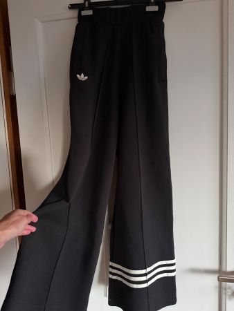 Adidas Trainingshose, schwarz, Grösse XS - Top Zustand!