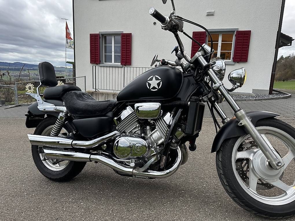 Honda Chopper: Honda VF 750c schwarz matt ab MFK – Usato da Ottenbach venduto da uelikaeserart 3