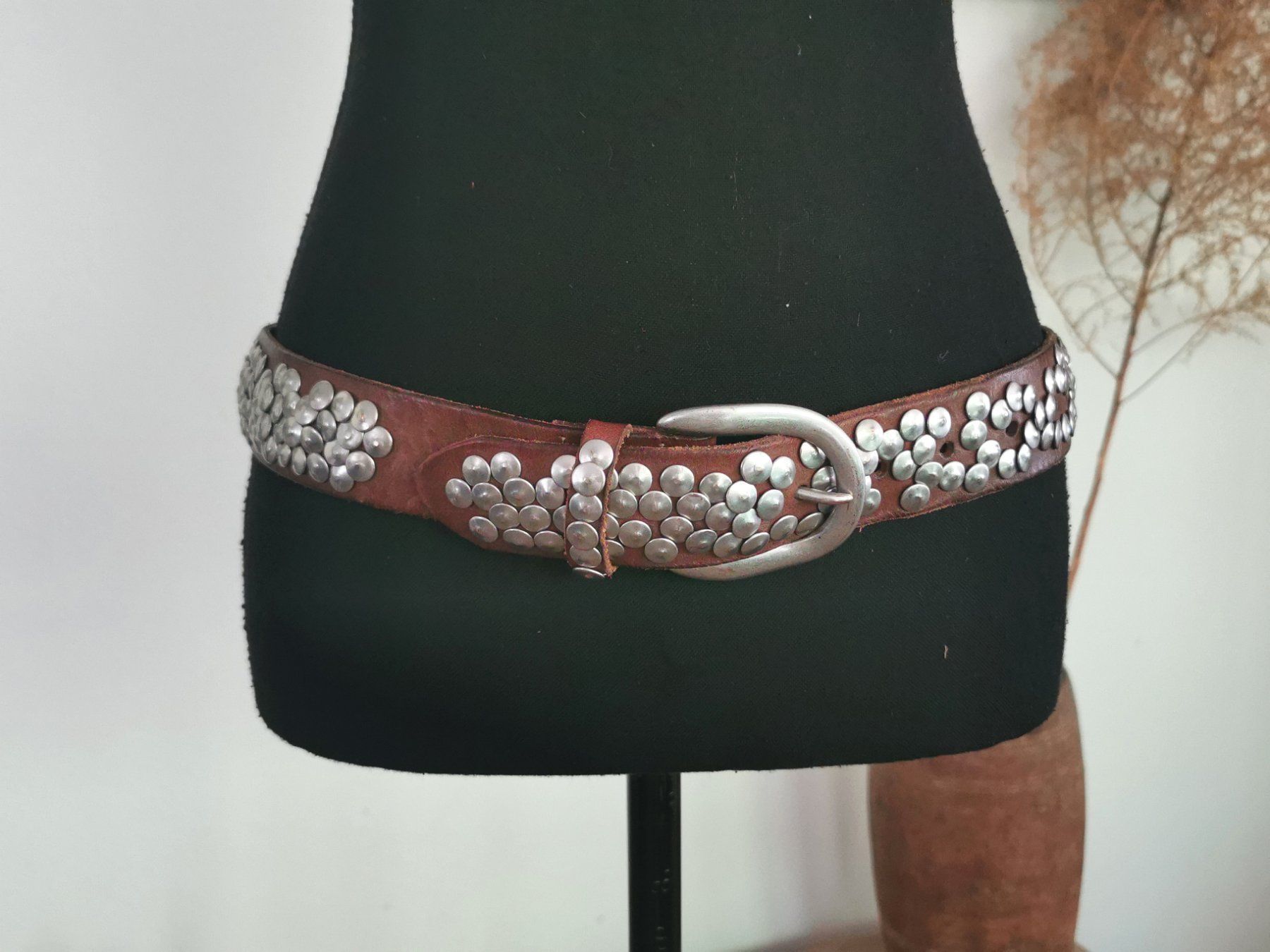 Ceintures: Leder Nieten Gürtel Gr. S – D'occasion à gachnang par tibus1