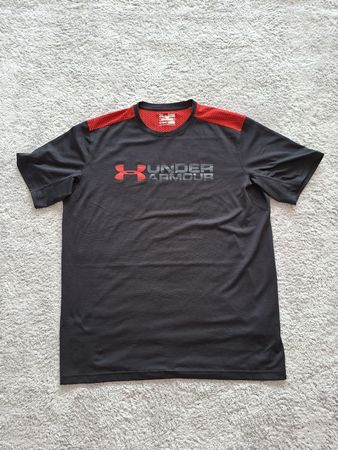 T-shirt Under Armour rouge noir taille XL bon état