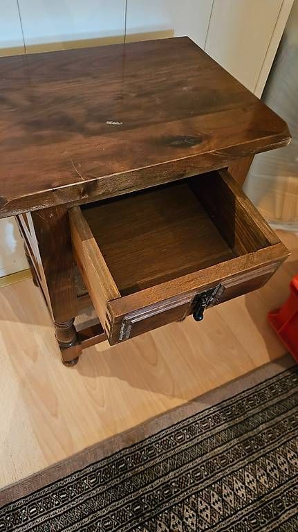 Tavoli: Holz Beistelltisch – Usato da Merenschwand venduto da jas_ym5v 2
