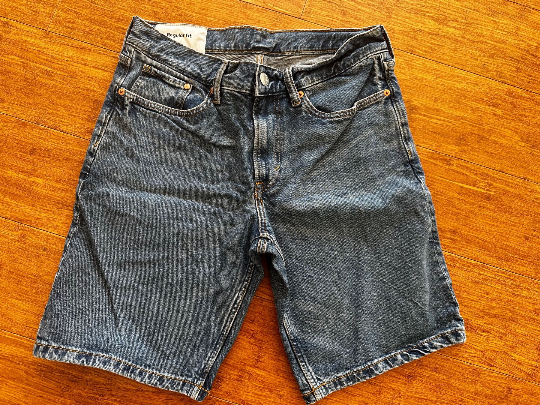 H&M Pantaloni: H&M Regular Fit Shorts Grösse 30 – Usato da Zürich venduto da karsumpel11
