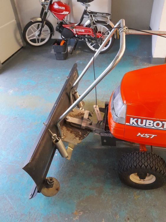 Kubota Rasentraktor mit Schneeschild Kaufen auf Ricardo