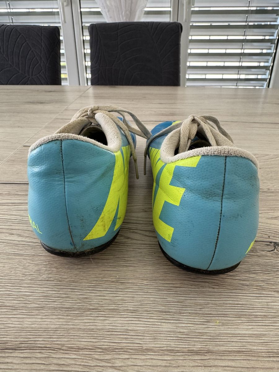 Scarpe da uomo: Fussball Schuhe - Grösse 38.5 – Usato da Meisterschwanden venduto da Scania78 3