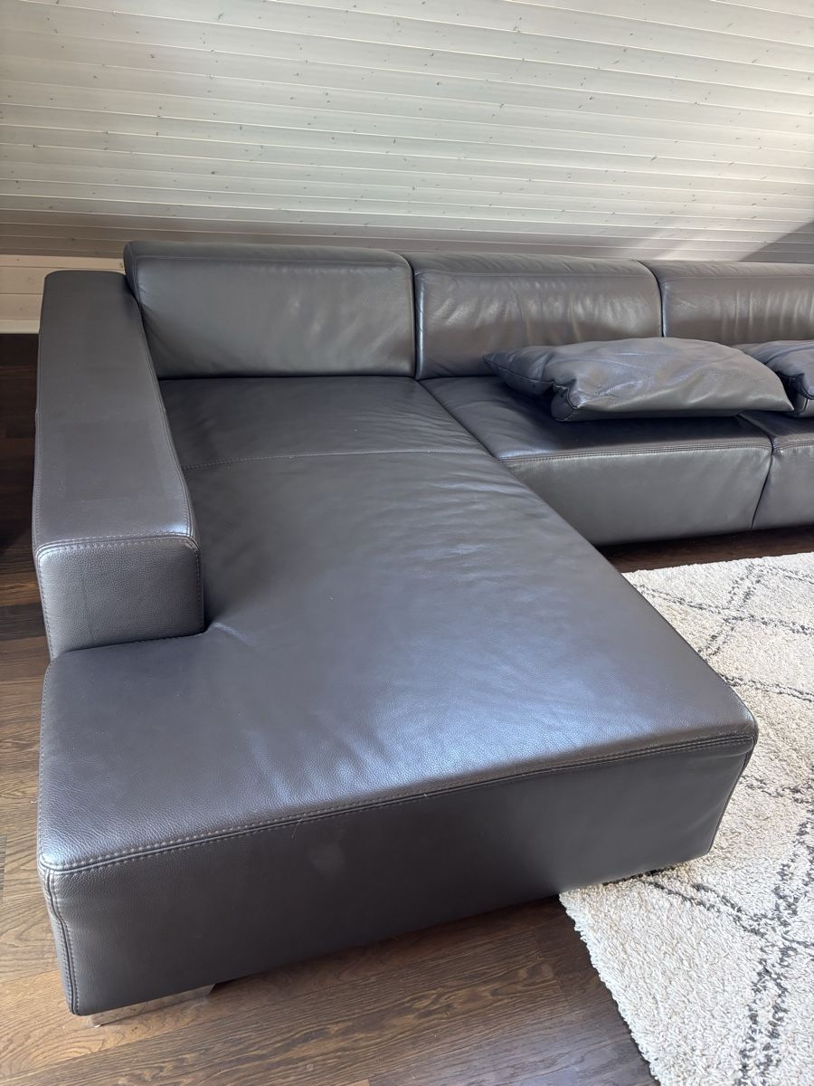 Divani: Ledersofa, Farbe: Espresso inkl. Teppich – Usato da Oberkirch LU venduto da Gretlerfamily 2