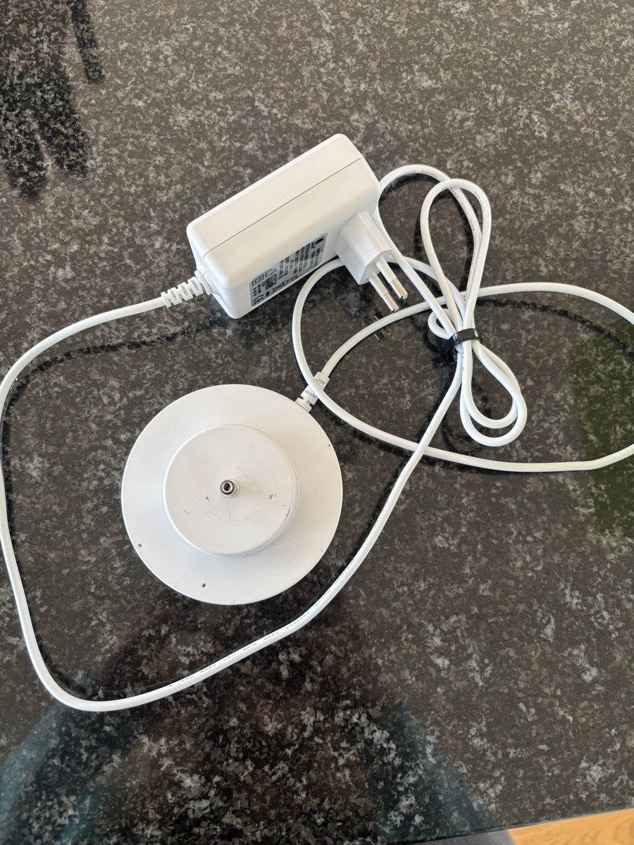 Tonies Giocattoli: Tonies Tonie Box mit Ladestation – Usato da Grosswangen venduto da Sunnyday35 2